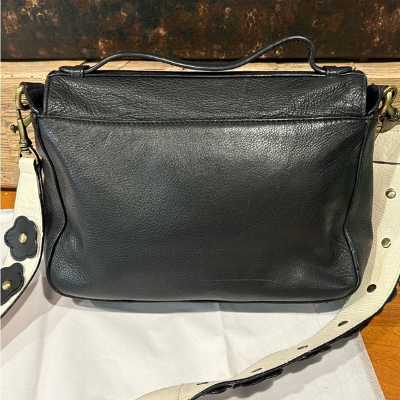 Paradox Leather Black and White Floral Strap Bag - Picture 7 of 12